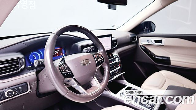 Ford Explorer 2021 — photo 10