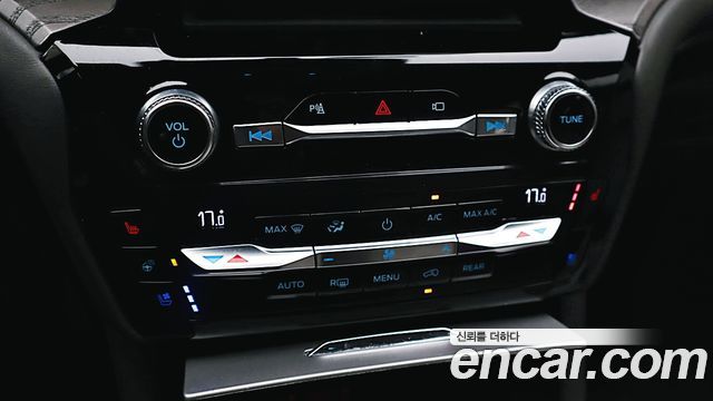 Ford Explorer 2021 — photo 17