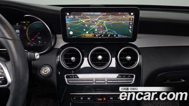 Mercedes-Benz GLC-Class 2021 — photo 18