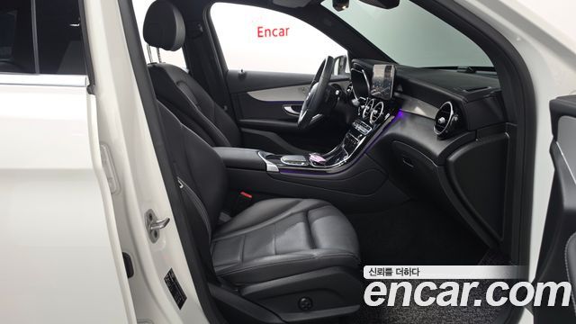 Mercedes-Benz GLC-Class 2021 — photo 16