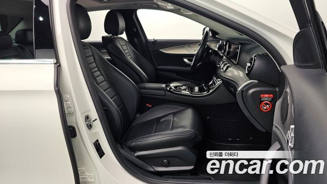 Mercedes-Benz E-Class 2019 — photo 17