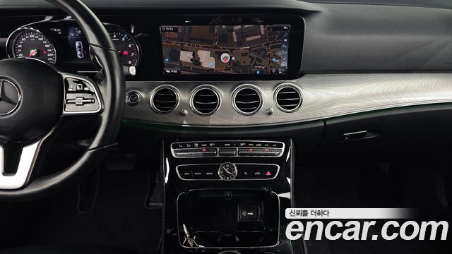 Mercedes-Benz E-Class 2019 — photo 20