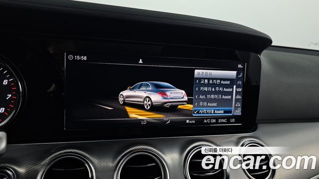 Mercedes-Benz E-Class 2019 — photo 22