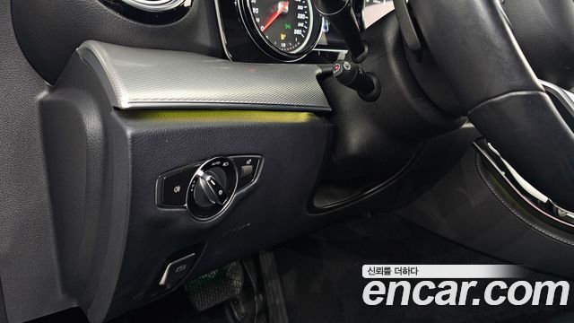 Mercedes-Benz E-Class 2019 — photo 27
