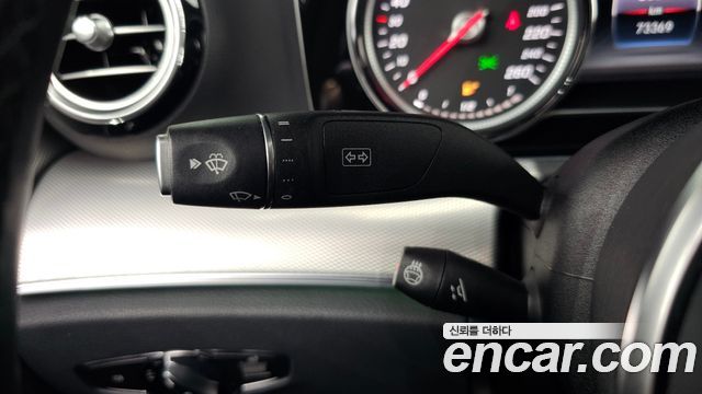 Mercedes-Benz E-Class 2019 — photo 30