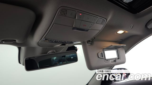Mercedes-Benz E-Class 2019 — photo 32