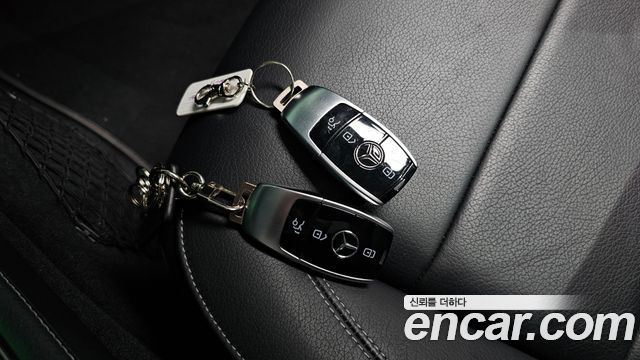Mercedes-Benz E-Class 2019 — photo 37