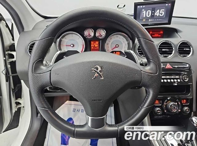 Peugeot 308 2013 — photo 9