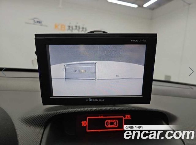 Peugeot 308 2013 — photo 15