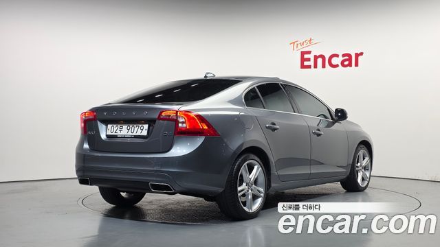 Volvo S60 2018 — photo 2