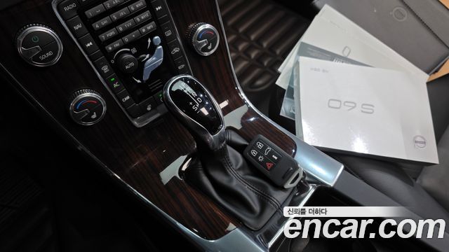 Volvo S60 2018 — photo 9
