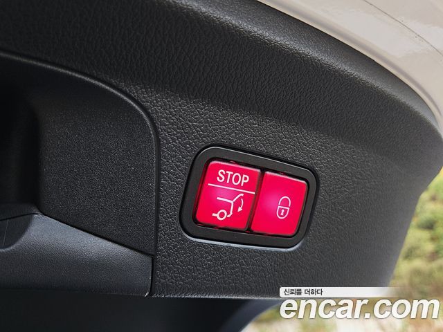 Mercedes-Benz GLE-Class 2021 — photo 17