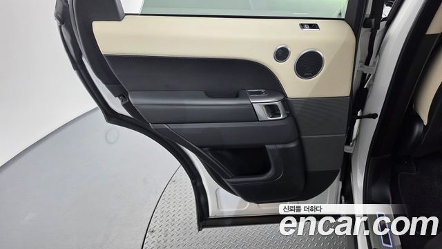 Land Rover Range Rover Sport 2020 — photo 15