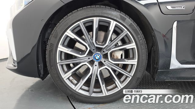 BMW 7-Series 2022 — photo 5