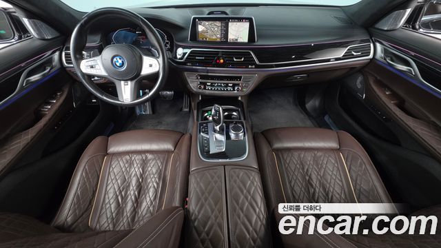 BMW 7-Series 2022 — photo 10