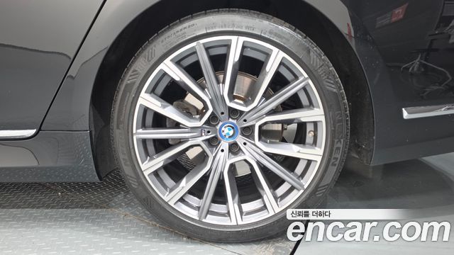 BMW 7-Series 2022 — photo 7