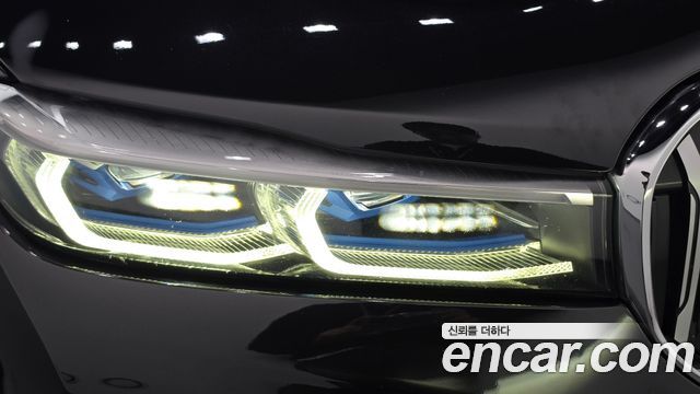 BMW 7-Series 2022 — photo 8