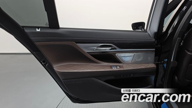 BMW 7-Series 2022 — photo 15