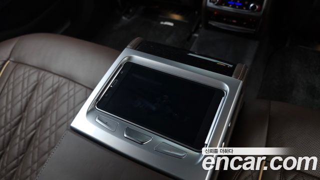 BMW 7-Series 2022 — photo 32