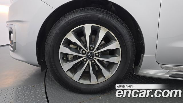 Kia Canival 2015 — photo 5