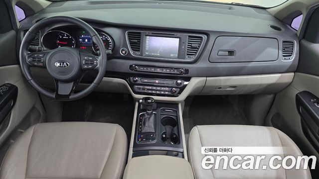Kia Canival 2015 — photo 7