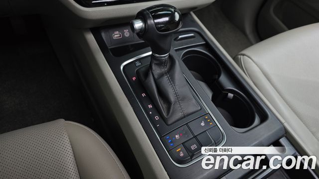 Kia Canival 2015 — photo 9