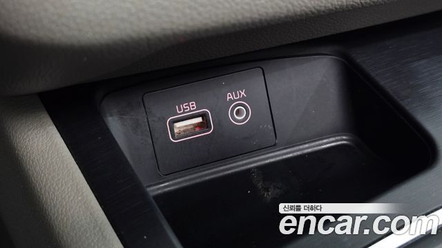 Kia Canival 2015 — photo 13