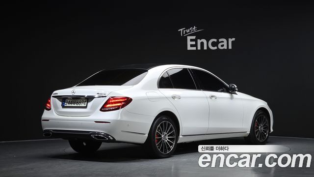 Mercedes-Benz E-Class 2019 — photo 2