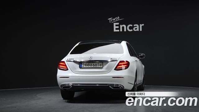 Mercedes-Benz E-Class 2019 — photo 4