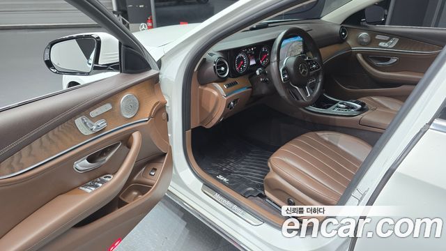 Mercedes-Benz E-Class 2019 — photo 13