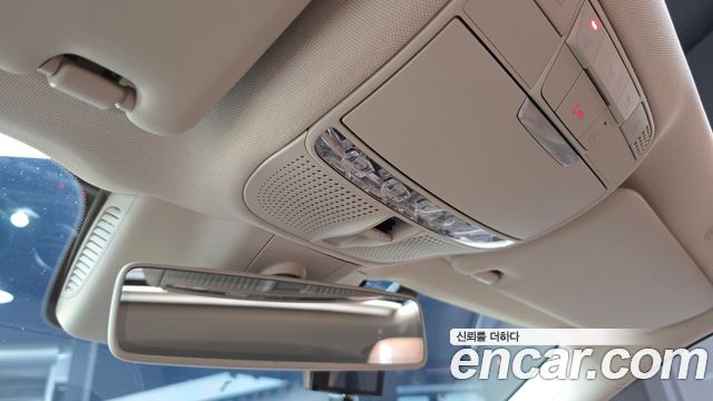 Mercedes-Benz E-Class 2019 — photo 26