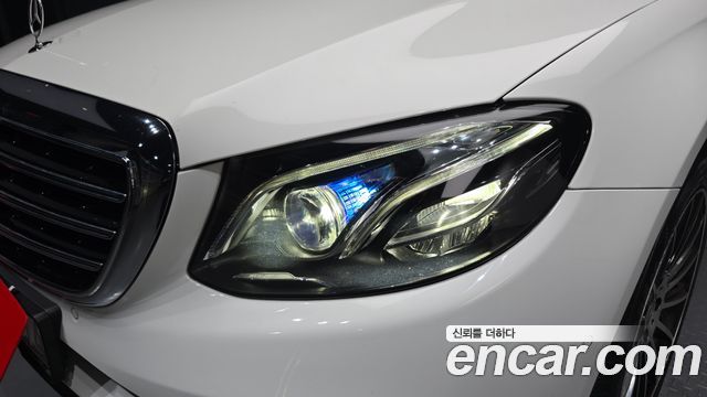 Mercedes-Benz E-Class 2019 — photo 8