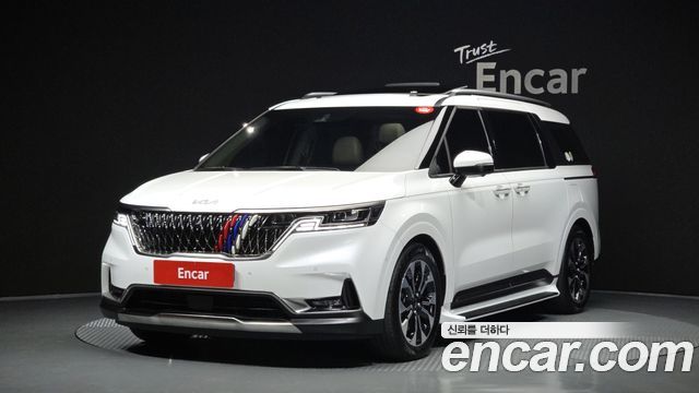 Kia Canival 2023 — photo 1