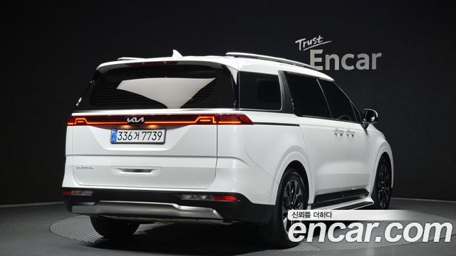 Kia Canival 2023 — photo 2