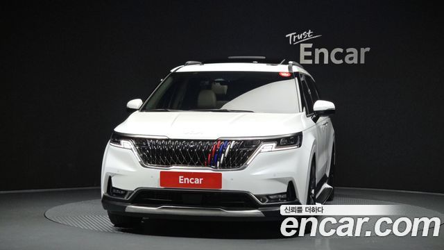 Kia Canival 2023 — photo 3