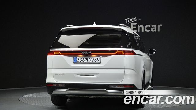 Kia Canival 2023 — photo 4