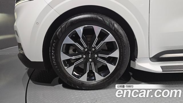 Kia Canival 2023 — photo 5