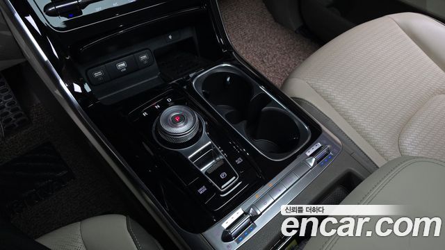 Kia Canival 2023 — photo 9
