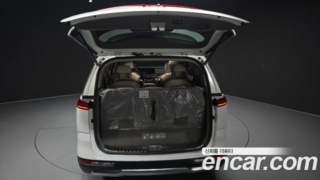 Kia Canival 2023 — photo 20