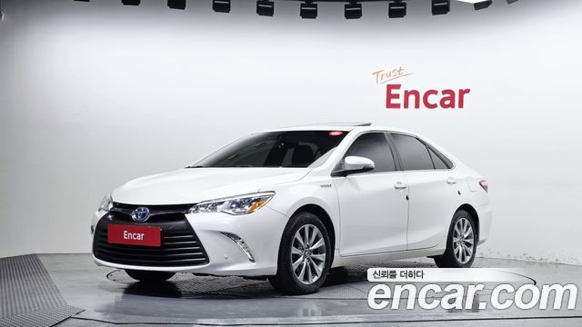 Toyota Camry 2017 — photo 1