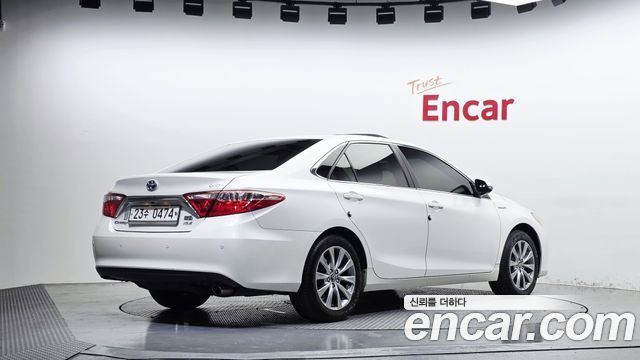 Toyota Camry 2017 — photo 2