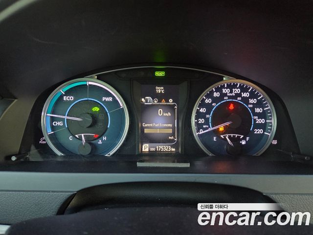 Toyota Camry 2017 — photo 8