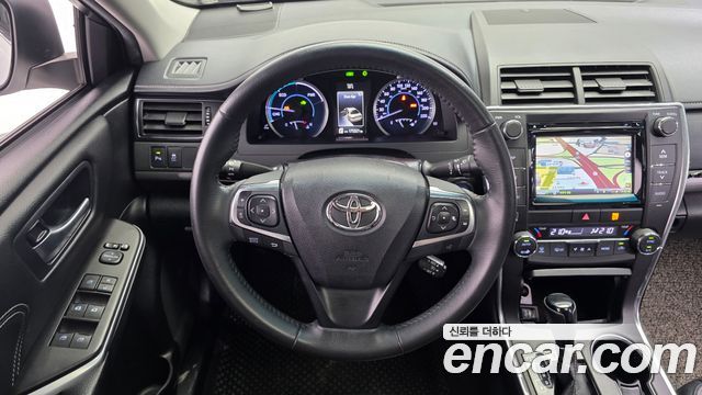 Toyota Camry 2017 — photo 13