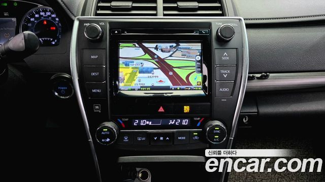 Toyota Camry 2017 — photo 14