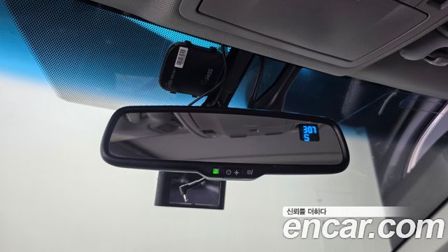 Toyota Camry 2017 — photo 17