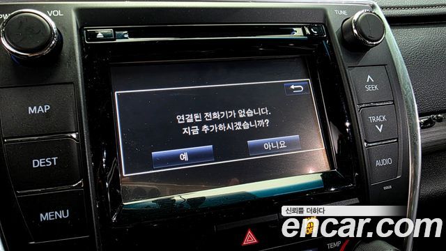 Toyota Camry 2017 — photo 19