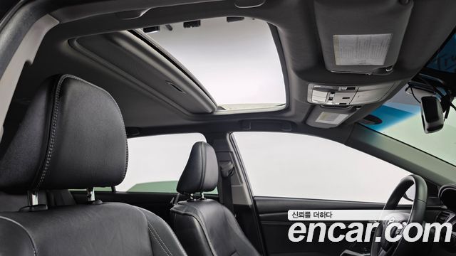 Toyota Camry 2017 — photo 20