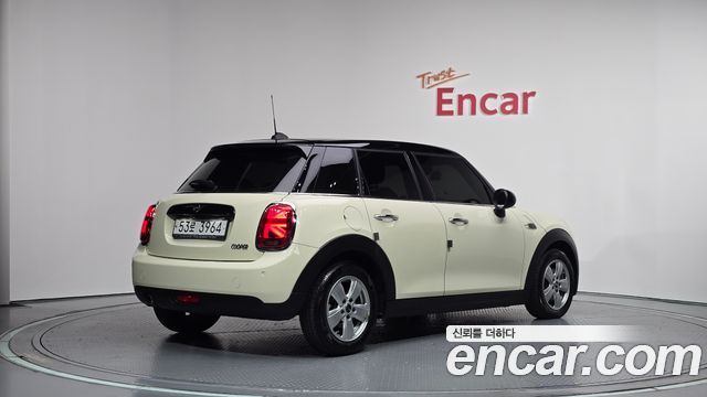 Mini Cooper 2019 — photo 2