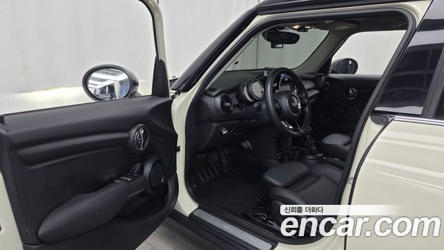 Mini Cooper 2019 — photo 13