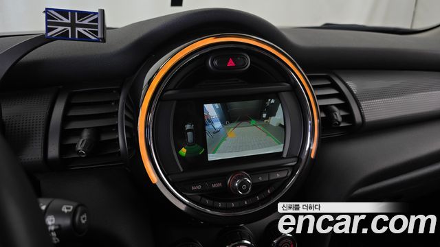 Mini Cooper 2019 — photo 19
